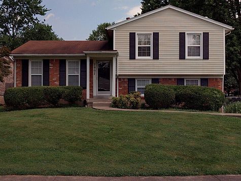 2907 N Melrose Dr